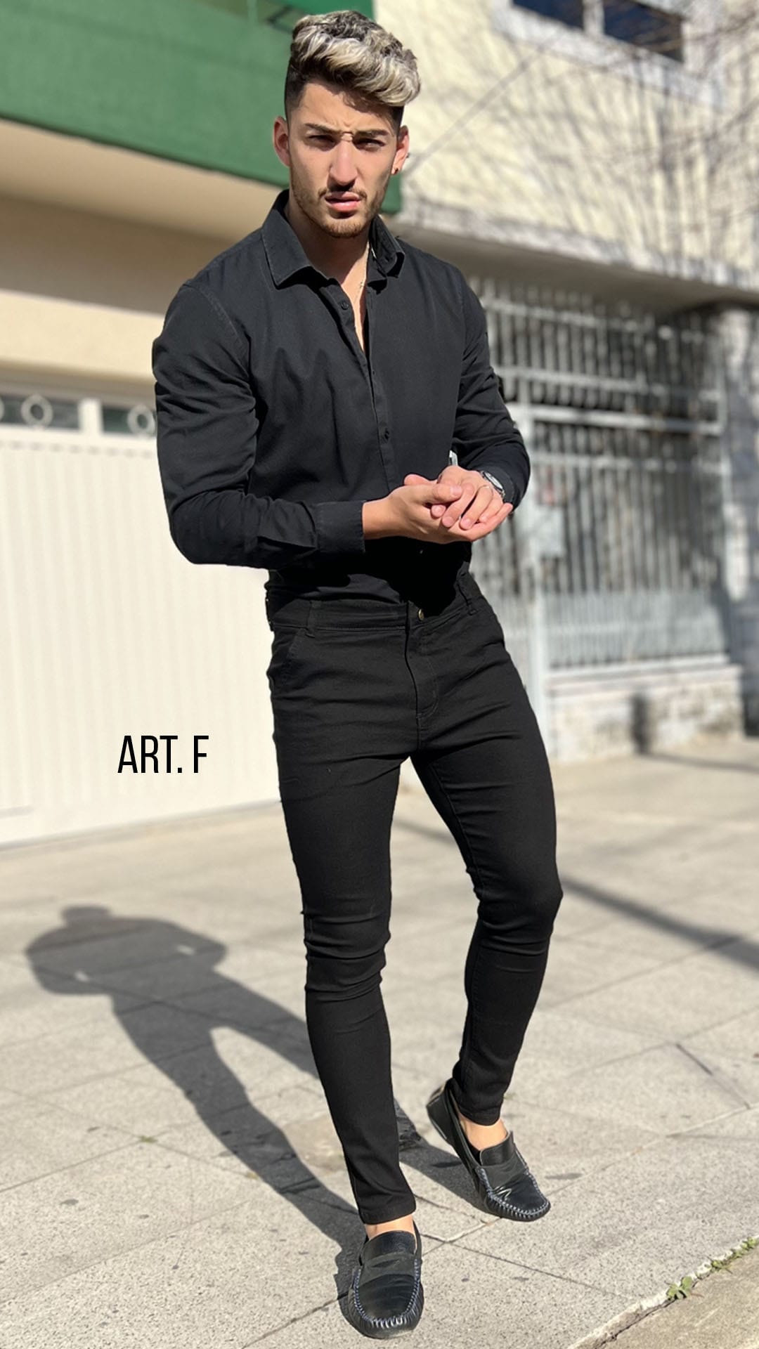 Articulo_0013_art.-f-copia-5.jpg PANTALON CORTE CHINO NEGRO - Imagen 1